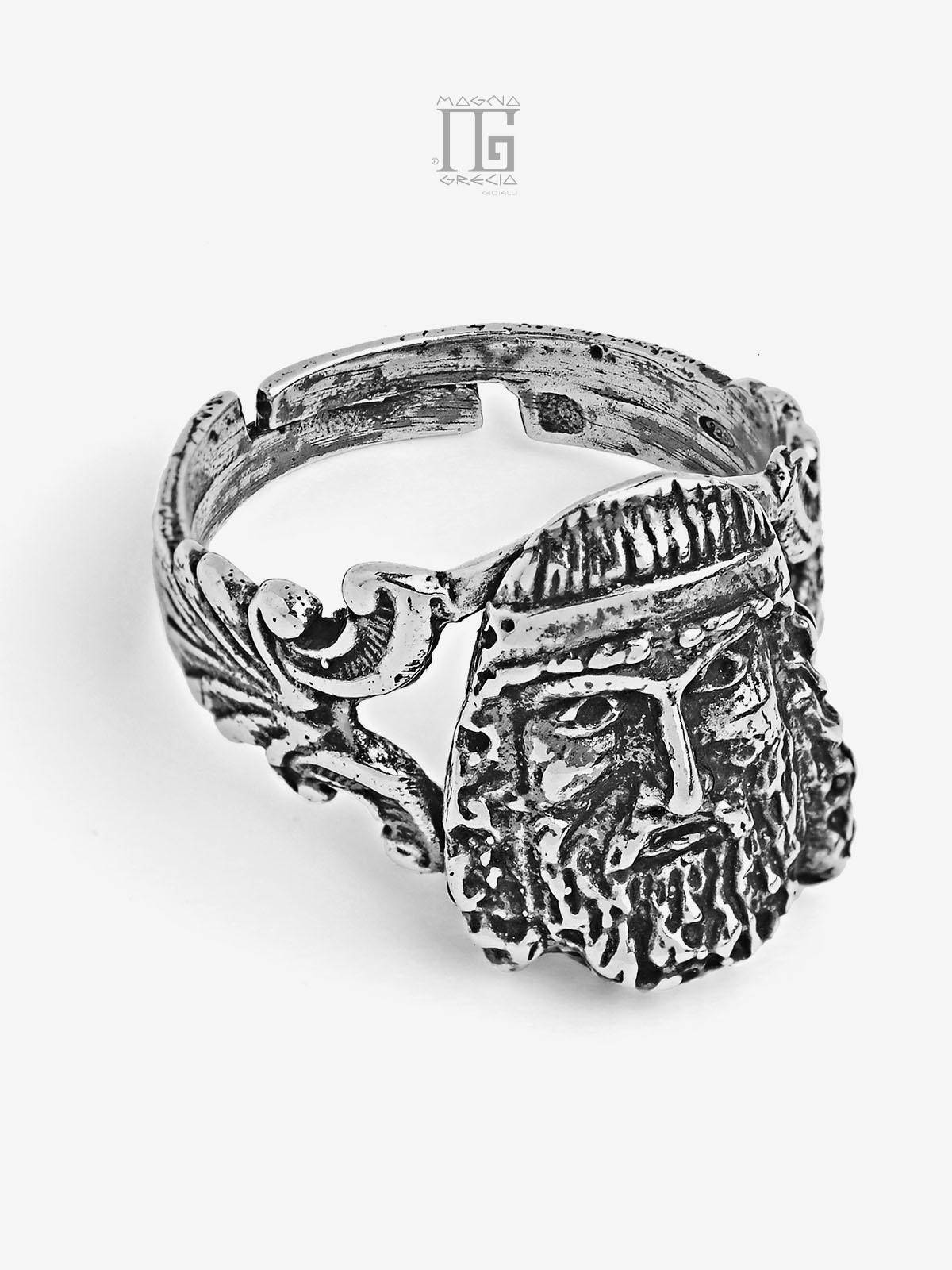 Anello in Argento 925 con volto del Bronzo di Riace A, ispirato alla scultura greca del V secolo a.C. Simbolo di forza e valore guerriero, legato alla figura di Tideo.