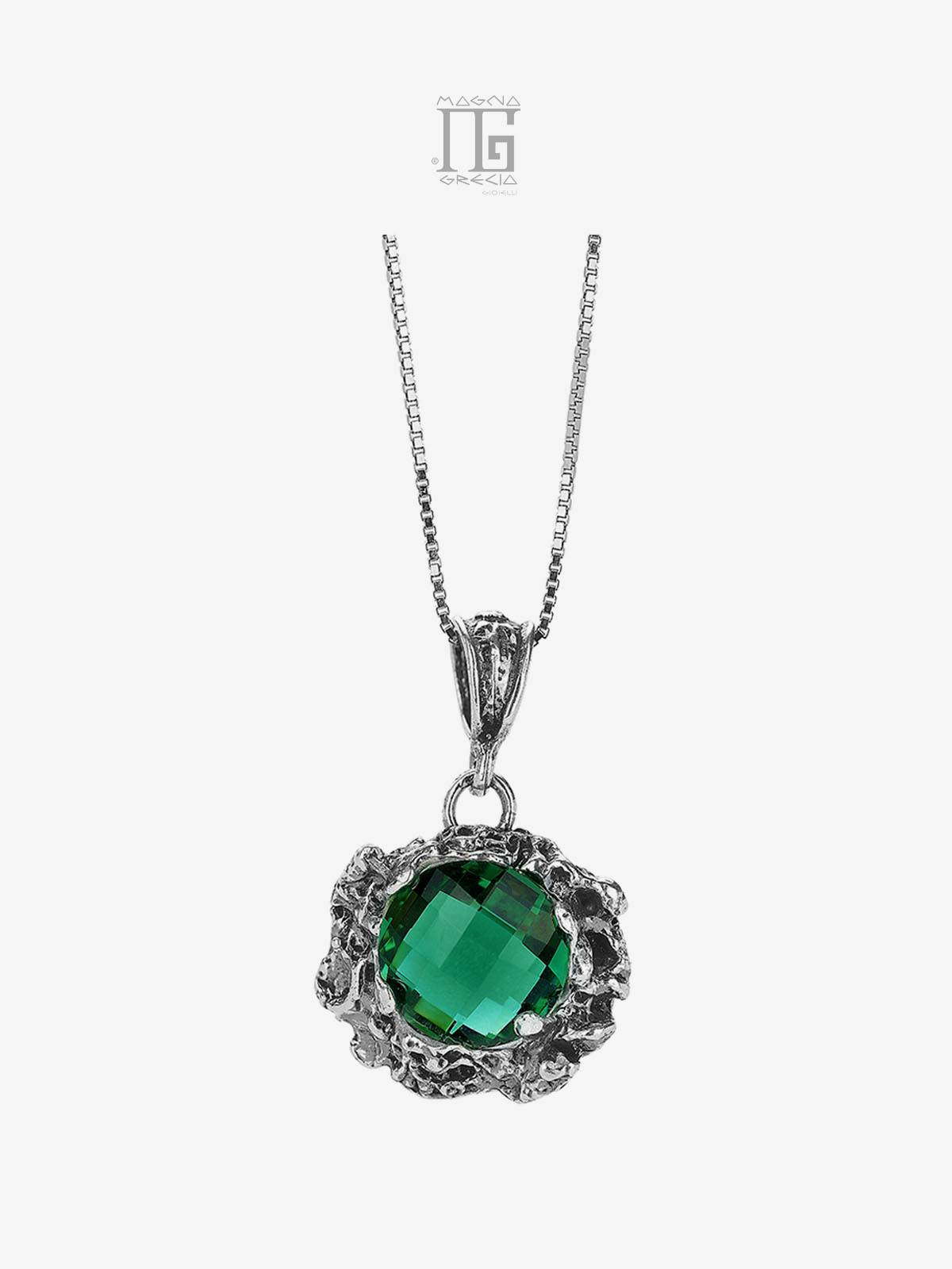 Pendente Magna Grecia® Artemis in argento 925 con maschera apotropaica e cristallo verde sfaccettato con catenina veneziana 45 cm