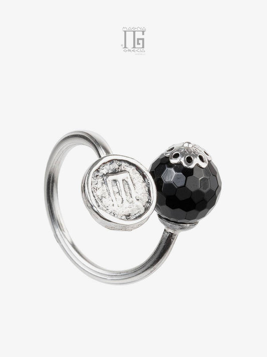 Anello "Eleganza" in Argento raffigurante lo Statere con Pietra Onice Cod. MGK 3891 V