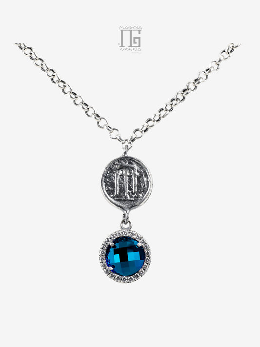 Collana in argento 925 con cristallo blu zirconi e statere dell’antica Kroton con tripode sacro