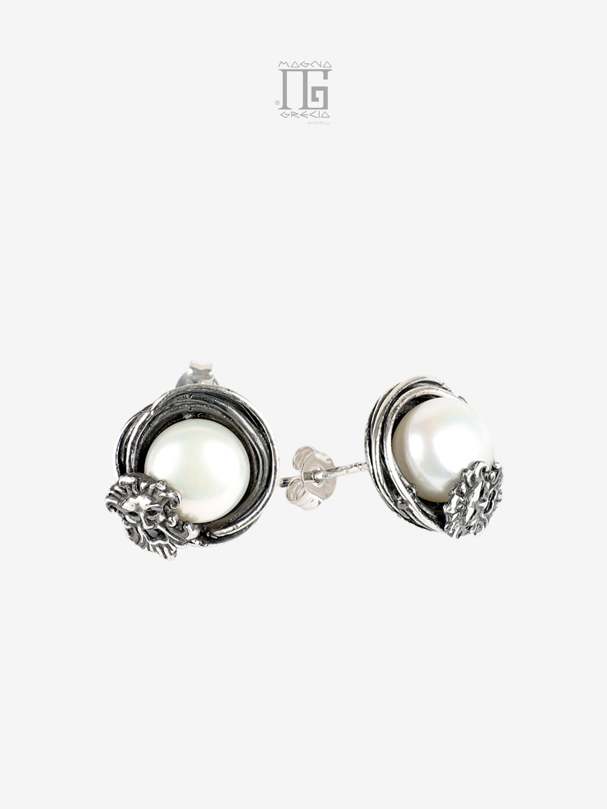 Orecchini Aion in argento 925 con perla d’acqua dolce e maschera apotropaica