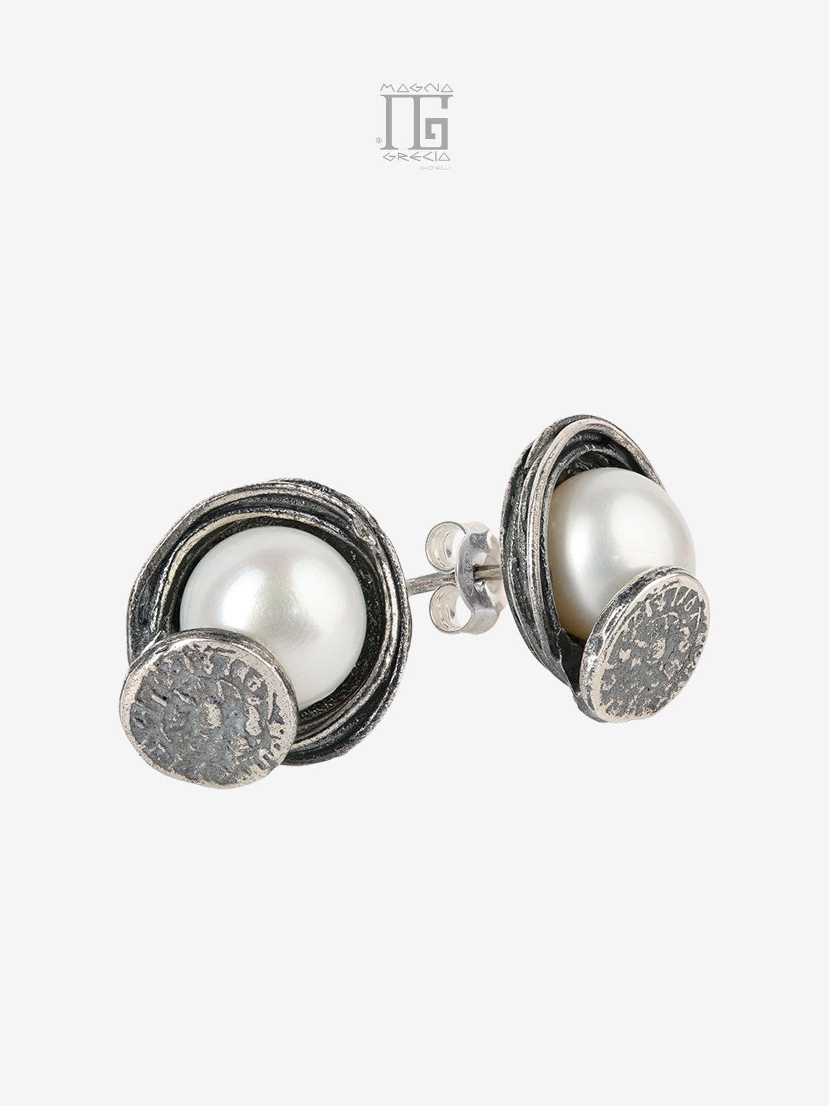 Orecchini artigianali in argento 925 con perla coltivata d’acqua dolce e Disco di Festo collezione Aion