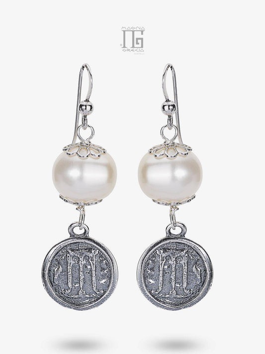 Orecchini Magna Grecia® in argento 925 con statere di Kroton e perla d’acqua dolce pendente artigianali