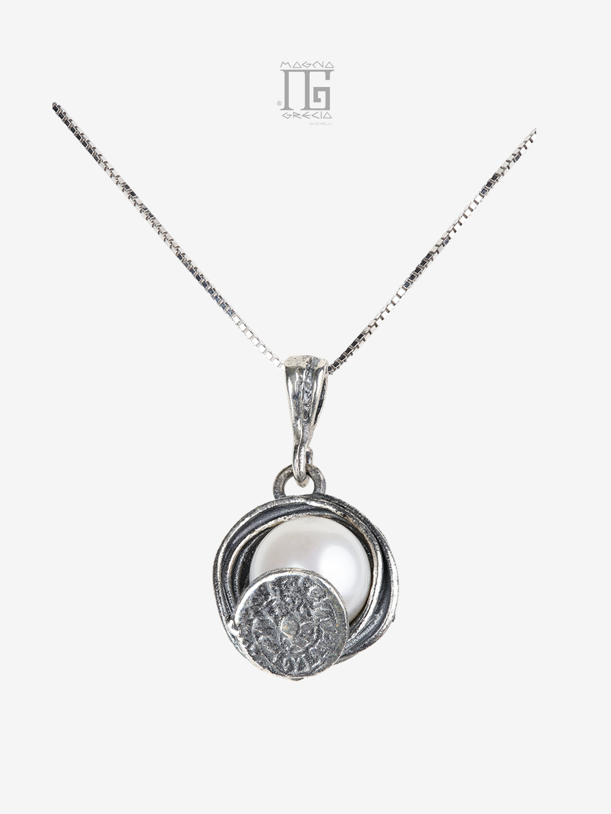 Pendente artigianale in argento 925 con perla coltivata d’acqua dolce e Disco di Festo collezione Aion, con catenina veneziana 45 cm